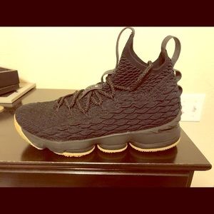 Nike LeBron 15